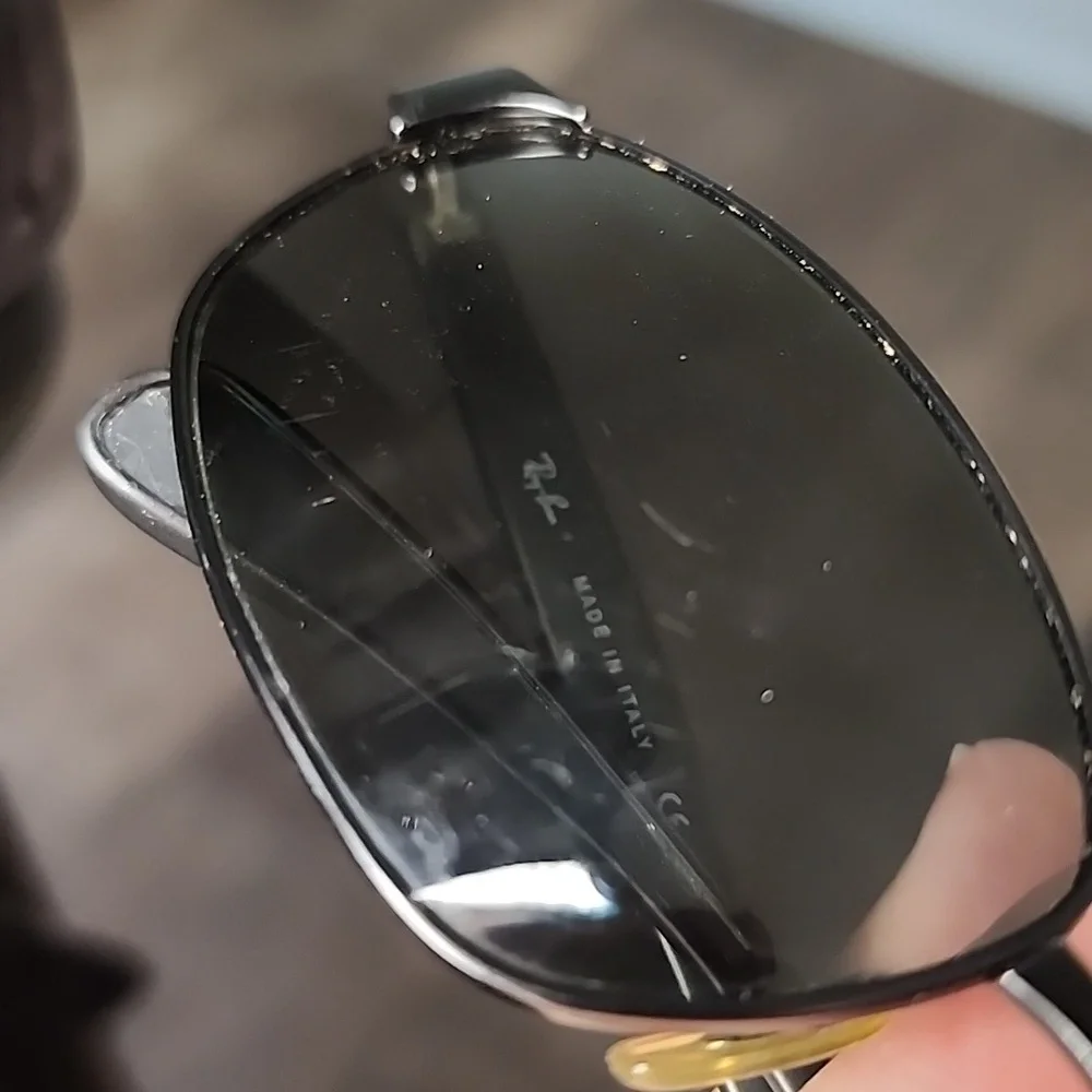 Ray-Ban Brown‎ Leather Sunglasses And Case